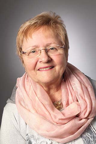 Heidemarie Schwärzel, Kassiererin